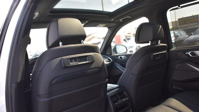 مستعملة BMW X5 40i IV (G05/G18), 3.0 l, 2019 في في الشارقة من Alfaris Used Cars، اللون أبيض.  | AUTO.AE