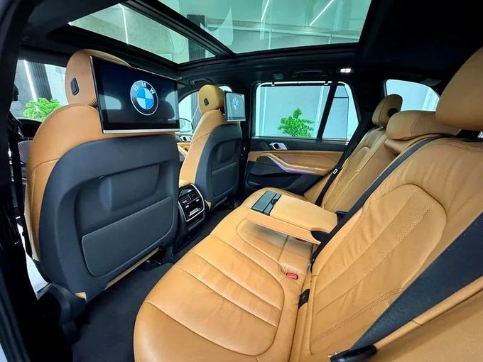 مستعملة BMW X5 50i IV (G05/G18), 4.4 l, 2020 في في الشارقة من Ayoon Alhoot Motors، اللون أبيض. مواصفات الخليج | AUTO.AE