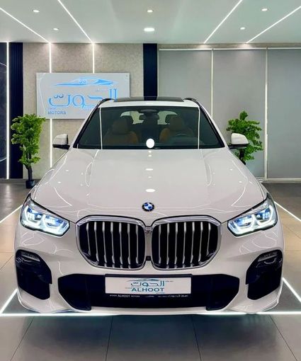 مستعملة BMW X5 50i IV (G05/G18), 4.4 l, 2020 في في الشارقة من Ayoon Alhoot Motors، اللون أبيض. مواصفات الخليج | AUTO.AE