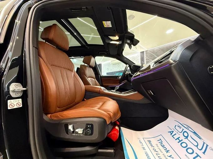 مستعملة BMW X5 50i IV (G05/G18), 4.4 l, 2020 في في الشارقة من Ayoon Alhoot Motors، اللون أسود. مواصفات الخليج | AUTO.AE