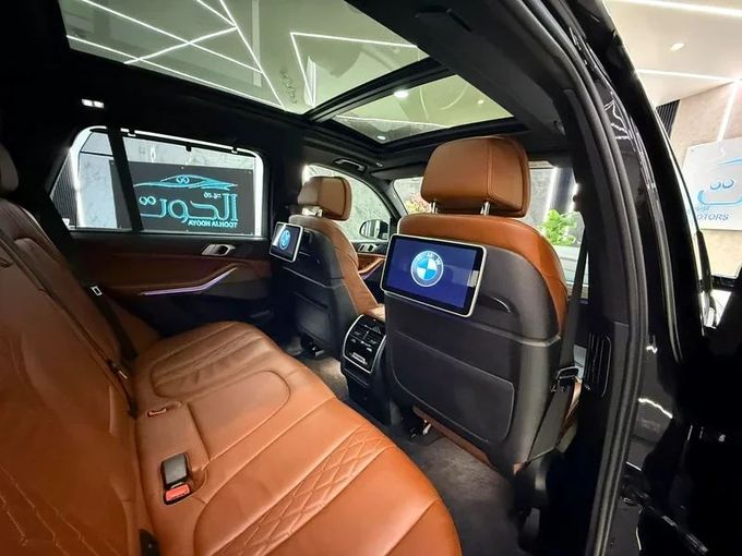 مستعملة BMW X5 50i IV (G05/G18), 4.4 l, 2020 في في الشارقة من Ayoon Alhoot Motors، اللون أسود. مواصفات الخليج | AUTO.AE