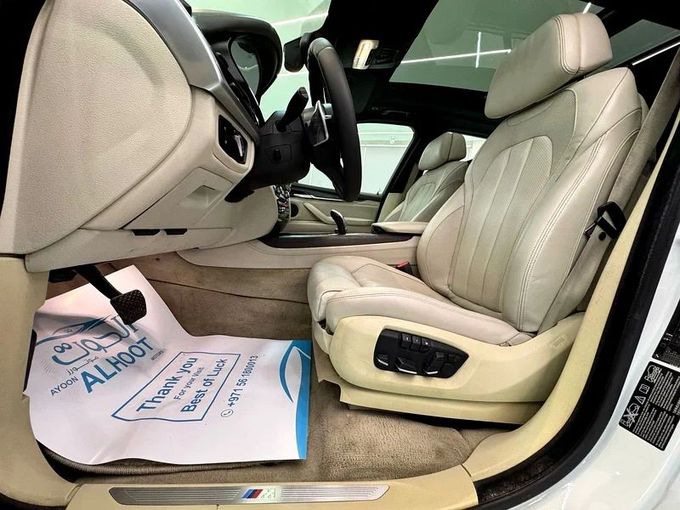 مستعملة BMW X5 50i III (F15), 4.4 l, 2015 في في الشارقة من Ayoon Alhoot Motors، اللون أبيض. مواصفات الخليج | AUTO.AE
