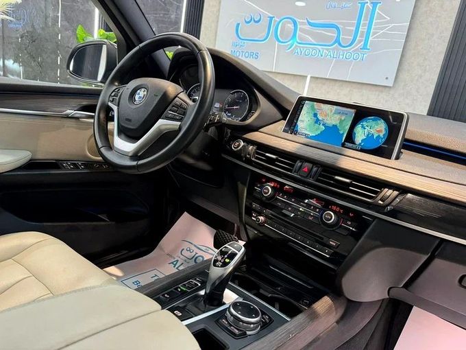 مستعملة BMW X5 35i III (F15), 3.0 l, 2016 في في الشارقة من Ayoon Alhoot Motors، اللون بني. مواصفات الخليج | AUTO.AE