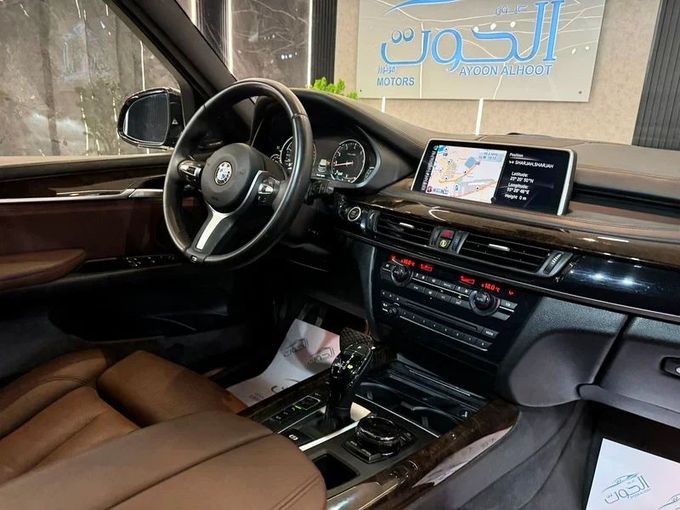 مستعملة BMW X5 50i III (F15), 4.4 l, 2017 في في الشارقة من Ayoon Alhoot Motors، اللون أسود. مواصفات الخليج | AUTO.AE