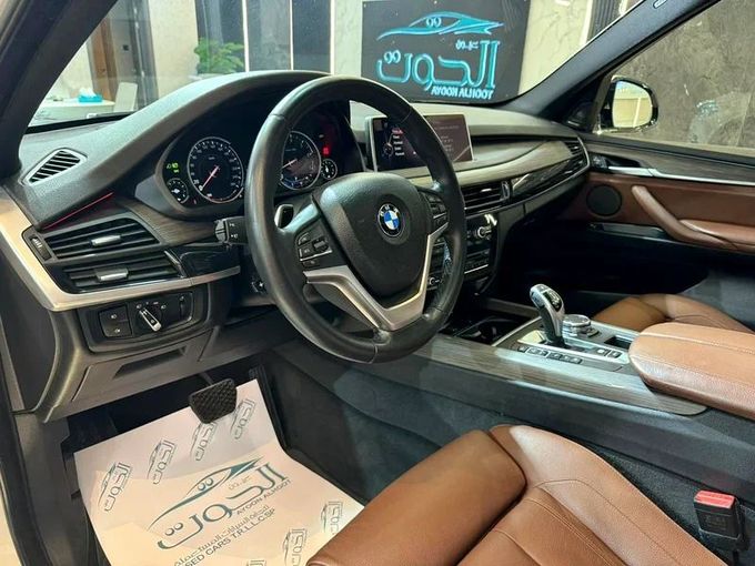 مستعملة BMW X5 35i III (F15), 3.0 l, 2015 في في الشارقة من Ayoon Alhoot Motors، اللون أبيض. مواصفات الخليج | AUTO.AE