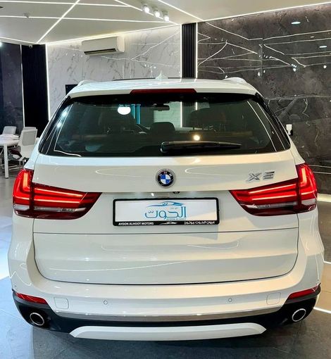 مستعملة BMW X5 35i III (F15), 3.0 l, 2015 في في الشارقة من Ayoon Alhoot Motors، اللون أبيض. مواصفات الخليج | AUTO.AE