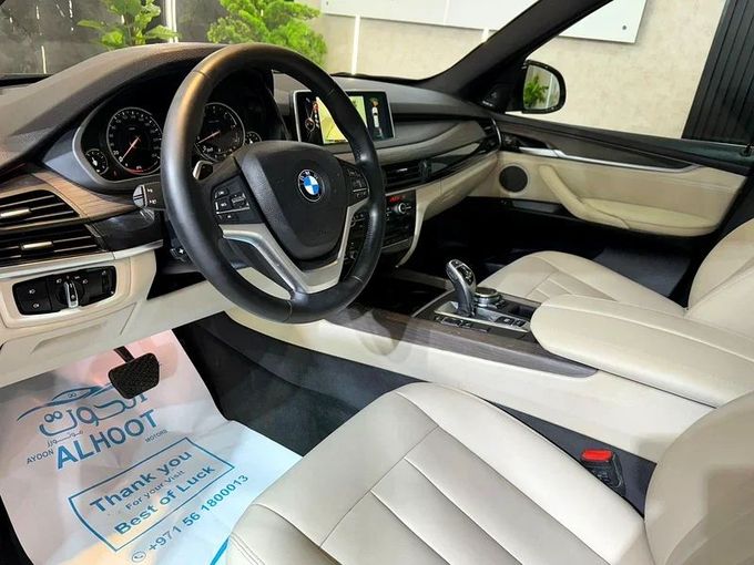 مستعملة BMW X5 35i III (F15), 3.0 l, 2017 في في الشارقة من Ayoon Alhoot Motors، اللون بني. مواصفات الخليج | AUTO.AE