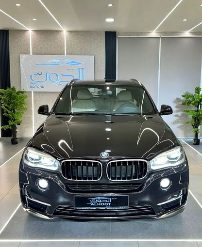 مستعملة BMW X5 35i III (F15), 3.0 l, 2017 في في الشارقة من Ayoon Alhoot Motors، اللون بني. مواصفات الخليج | AUTO.AE