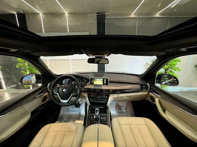 مستعملة BMW X5 35i III (F15), 3.0 l, 2017 في في الشارقة من Ayoon Alhoot Motors، اللون بني. مواصفات الخليج | AUTO.AE