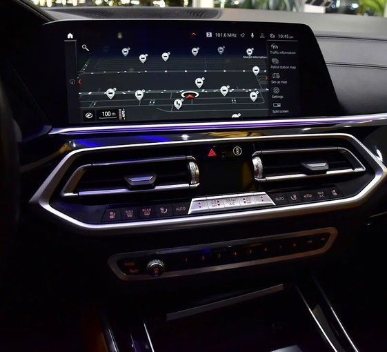 Подержанный BMW X5 40i IV (G05/G18), 3.0 л, 2023 в Шардже от Honey Gidosha Used Cars Tr. Белый цвет. GCC | AUTO.AE