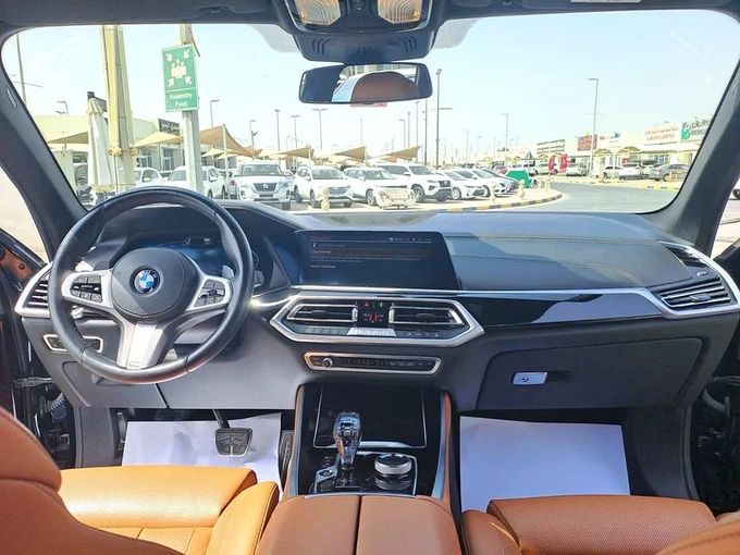 Новый BMW X5 40i IV (G05/G18), 3.0 л, 2022 в Шардже от Imad Younis Almani used Cars Черный цвет. GCC | AUTO.AE