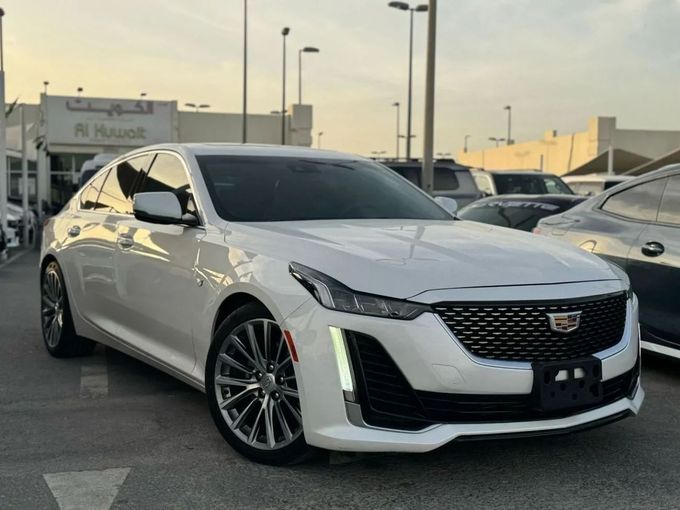 Подержанный Cadillac CT5 I, 3.0 л, 2020 в Шардже от Nour Alnukhba Motors Белый цвет. GCC | AUTO.AE
