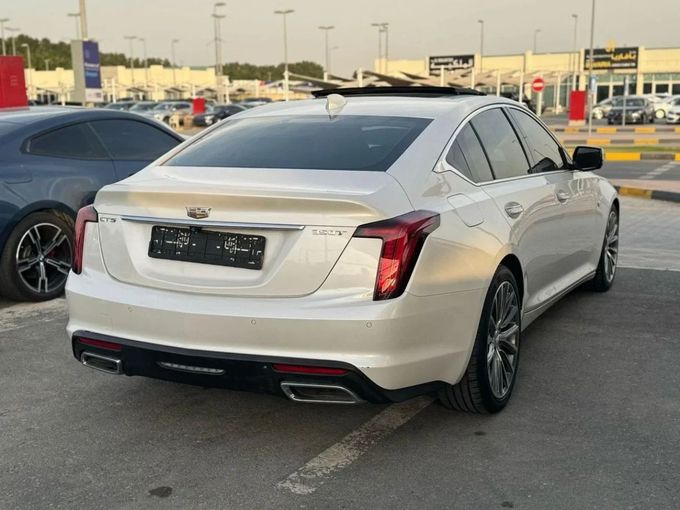 Подержанный Cadillac CT5 I, 3.0 л, 2020 в Шардже от Nour Alnukhba Motors Белый цвет. GCC | AUTO.AE