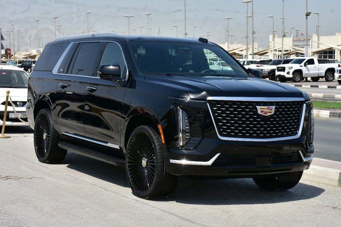 Новый Cadillac Escalade ESV V Рестайлинг, 6.2 л, 2025 в Шардже от Alfaris Used Cars Черный цвет.  | AUTO.AE
