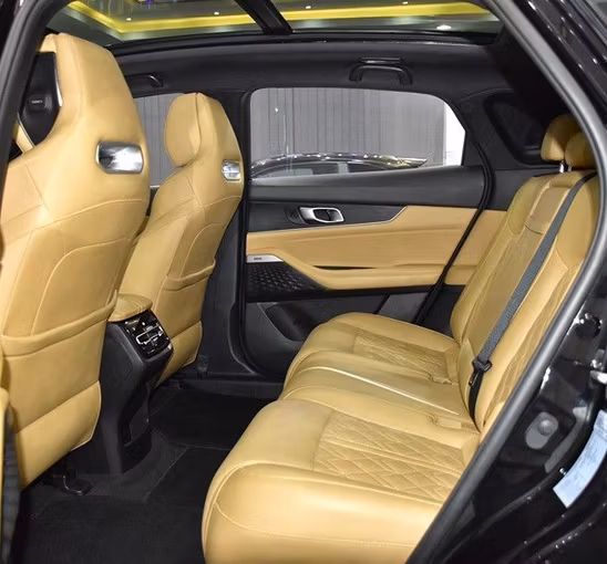 Подержанный Changan UNI-K, 2.0 л, 2020 в Шардже от Honey Gidosha Used Cars Tr. Черный цвет.  | AUTO.AE