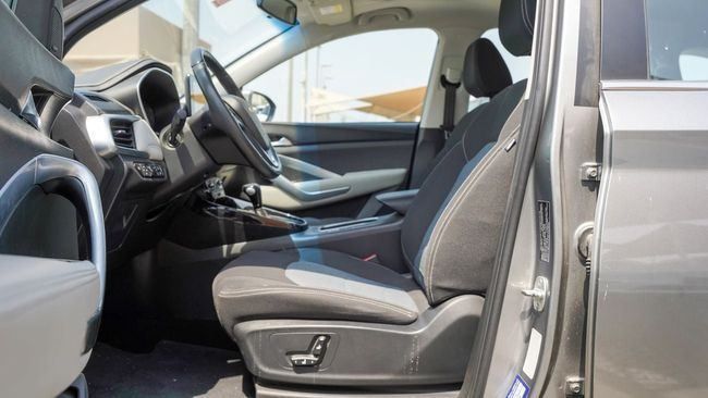 Used Chevrolet Captiva II, 1.5 l, 2023 in Sharjah by Alnujoom Al Malakiah Used Cars, Grey color. GCC Specs | AUTO.AE