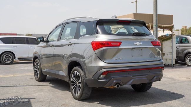 Used Chevrolet Captiva II, 1.5 l, 2023 in Sharjah by Alnujoom Al Malakiah Used Cars, Grey color. GCC Specs | AUTO.AE