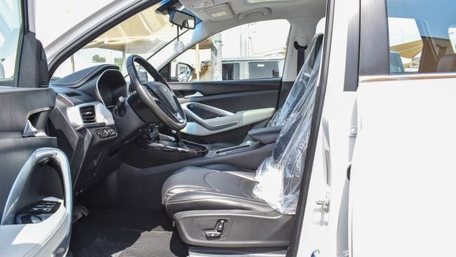 Подержанный Chevrolet Captiva II, 1.5 л, 2022 в Шардже от Alnujoom Al Malakiah Used Cars Белый цвет. GCC | AUTO.AE