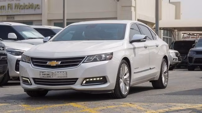 Подержанный Chevrolet Impala X, 3.6 л, 2016 в Шардже от Alnujoom Al Malakiah Used Cars Белый цвет. GCC | AUTO.AE