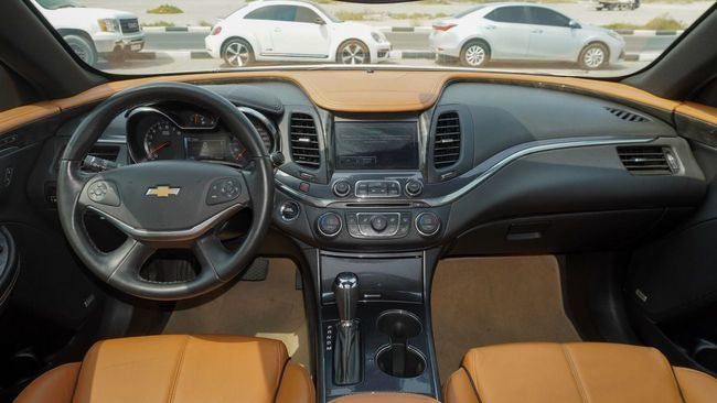 Подержанный Chevrolet Impala X, 3.6 л, 2016 в Шардже от Alnujoom Al Malakiah Used Cars Белый цвет. GCC | AUTO.AE