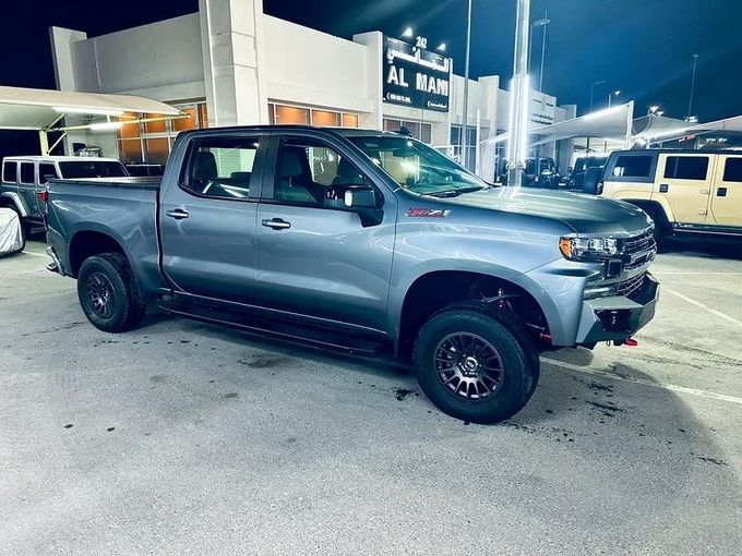 Used Chevrolet Silverado IV (T1XX), 5.3 l, 2019 in Sharjah by Imad Younis Almani used Cars, Light Blue color. GCC Specs | AUTO.AE
