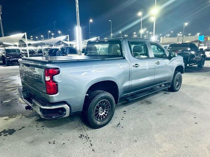 Used Chevrolet Silverado IV (T1XX), 5.3 l, 2019 in Sharjah by Imad Younis Almani used Cars, Light Blue color. GCC Specs | AUTO.AE