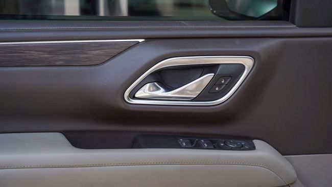 Used Chevrolet Tahoe V, 5.3 l, 2021 in Sharjah by Alnujoom Al Malakiah Used Cars, White color. GCC Specs | AUTO.AE