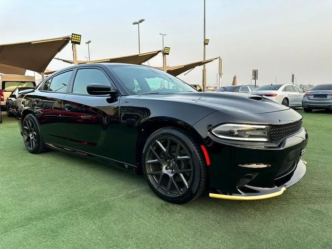 Подержанный Dodge Charger R_T VI (LD) Рестайлинг, 5.7 л, 2018 в Шардже от Ahmad alkhodari Motors Черный цвет. GCC | AUTO.AE