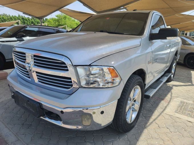 Подержанный Dodge RAM IV (DS/DJ), 5.7 л, 2018 в Шардже от MK Cars Серый цвет. GCC | AUTO.AE