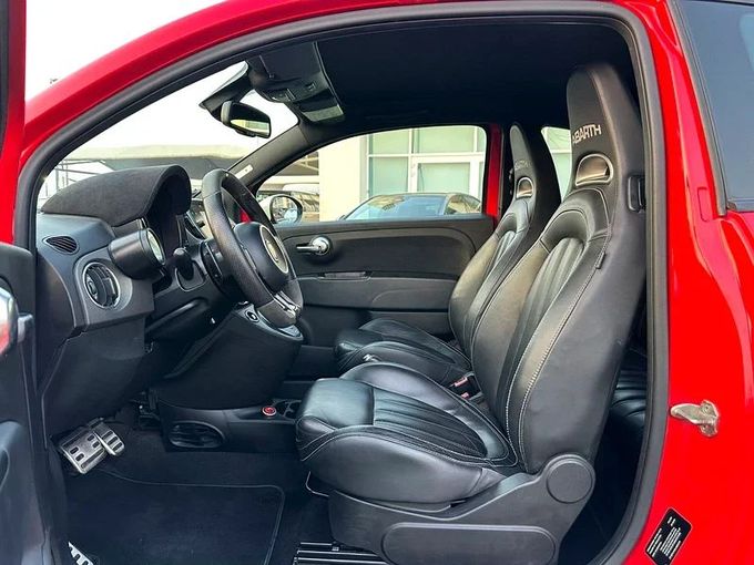 Подержанный Fiat 500 II Рестайлинг, 1.4 л, 2018 в Шардже от Ahmad alkhodari Motors Красный цвет. GCC | AUTO.AE