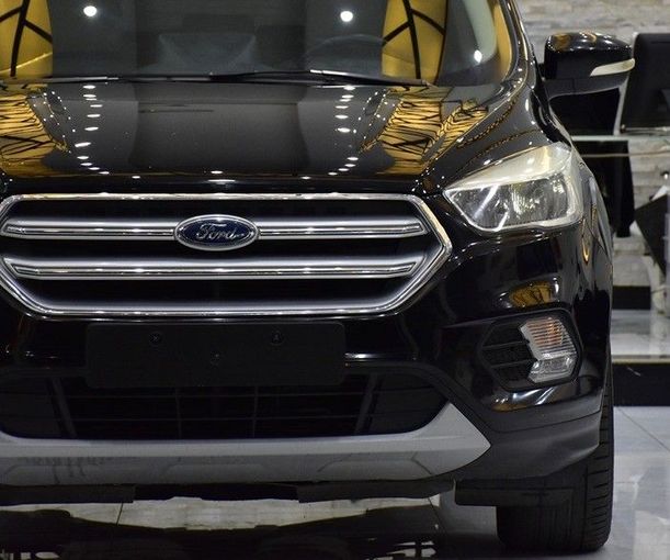 Подержанный Ford Escape III Рестайлинг, 2.5 л, 2018 в Шардже от Honey Gidosha Used Cars Tr. Черный цвет.  | AUTO.AE