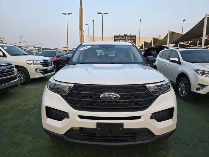 Used Ford Explorer VI, 3.3 l, 2022 in Sharjah by Rebou Najd Used Cars, White color. GCC Specs | AUTO.AE