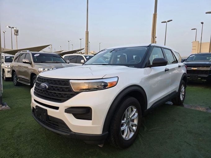 Used Ford Explorer VI, 3.3 l, 2022 in Sharjah by Rebou Najd Used Cars, White color. GCC Specs | AUTO.AE