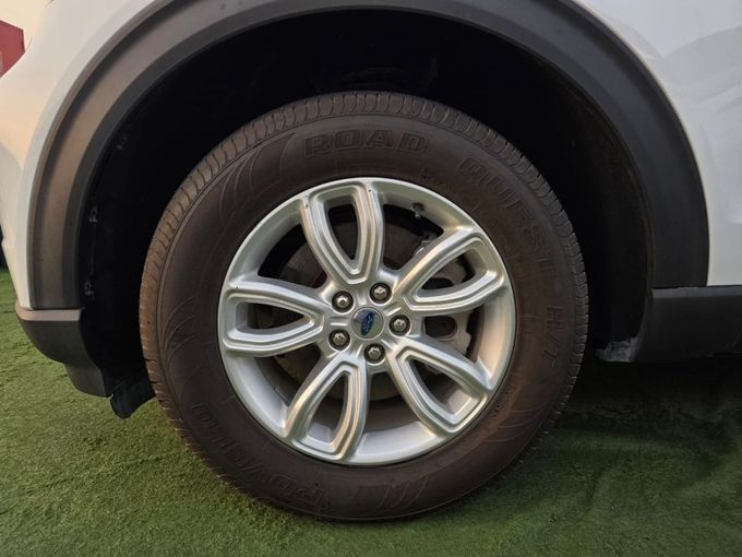 Used Ford Explorer VI, 3.3 l, 2022 in Sharjah by Rebou Najd Used Cars, White color. GCC Specs | AUTO.AE