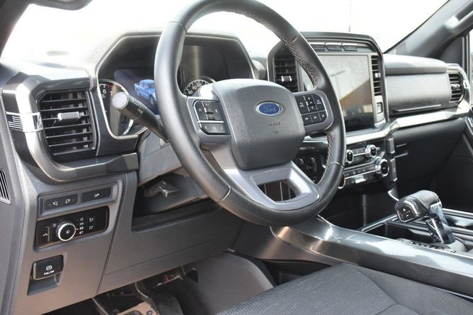 مستعملة Ford F-150 الرابع عشر, 3.5 l, 2023 في في الشارقة من Alfaris Used Cars، اللون أسود.  | AUTO.AE