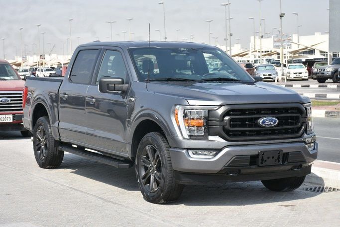 Подержанный Ford F-150 XIV, 2.7 л, 2022 в Шардже от Alfaris Used Cars Серый цвет.  | AUTO.AE