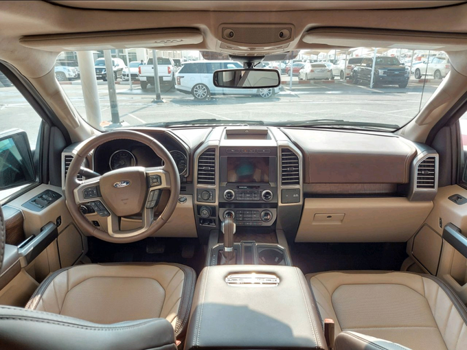 Подержанный Ford F-150 XIII Рестайлинг, 3.5 л, 2019 в Шардже от MK Cars Черный цвет. Американская | AUTO.AE