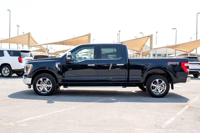 Подержанный Ford F-150 XIV, 5.0 л, 2022 в Шардже от Istanbul Elite Used Cars Черный цвет. Канадская | AUTO.AE