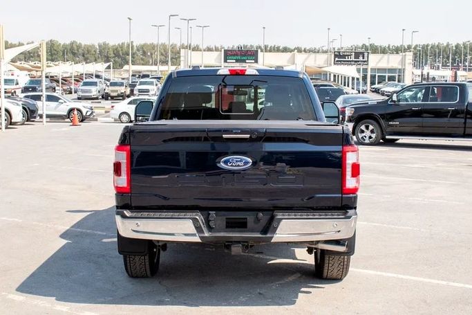 Подержанный Ford F-150 XIV, 5.0 л, 2022 в Шардже от Istanbul Elite Used Cars Черный цвет. Канадская | AUTO.AE