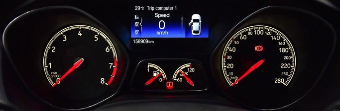 Подержанный Ford Focus ST III Рестайлинг, 2.0 л, 2016 в Шардже от Honey Gidosha Used Cars Tr. Желтый цвет.  | AUTO.AE