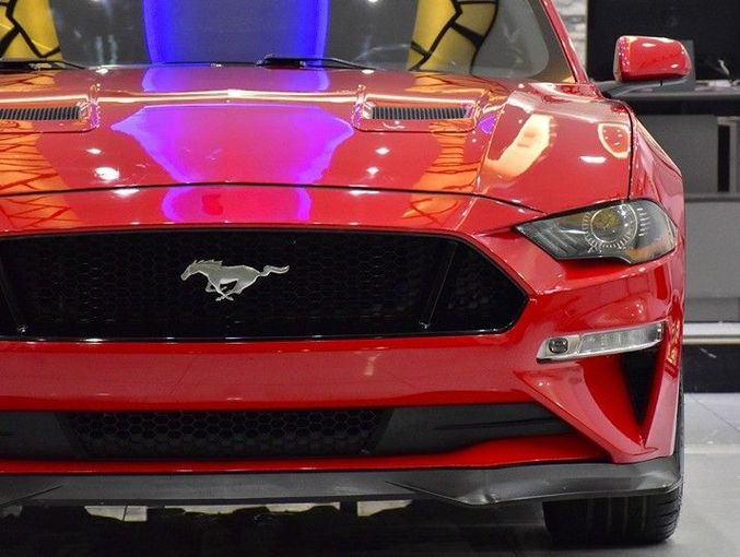 Used Ford Mustang VI Facelift, 5.0 l, 2020 in Sharjah by Honey Gidosha Used Cars Tr., Red color.  | AUTO.AE