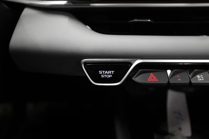 Новый Geely Coolray I Рестайлинг, 1.5 л, 2025 в Шардже от Al Qassem Cars Trading Серебристый цвет. GCC | AUTO.AE
