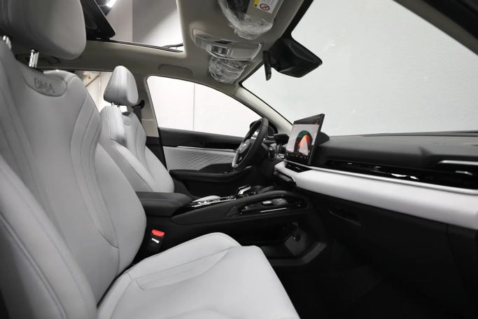 Новый Geely Coolray I Рестайлинг, 1.5 л, 2025 в Шардже от Al Qassem Cars Trading Серебристый цвет. GCC | AUTO.AE