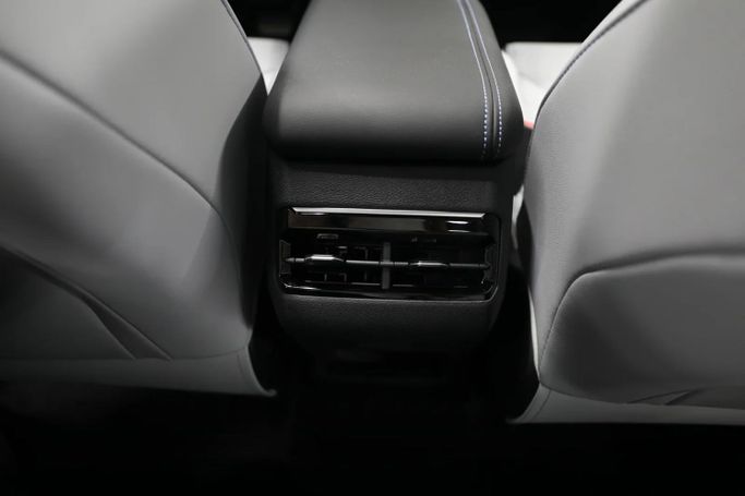 Новый Geely Coolray I Рестайлинг, 1.5 л, 2025 в Шардже от Al Qassem Cars Trading Серебристый цвет. GCC | AUTO.AE