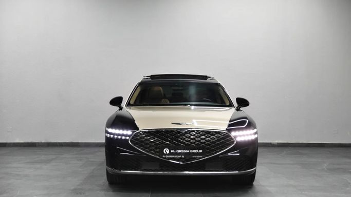 Подержанный Genesis G90 II, 3.5 л, 2023 в Шардже от Al Qassem Cars Trading Золотистый цвет. Корейская | AUTO.AE