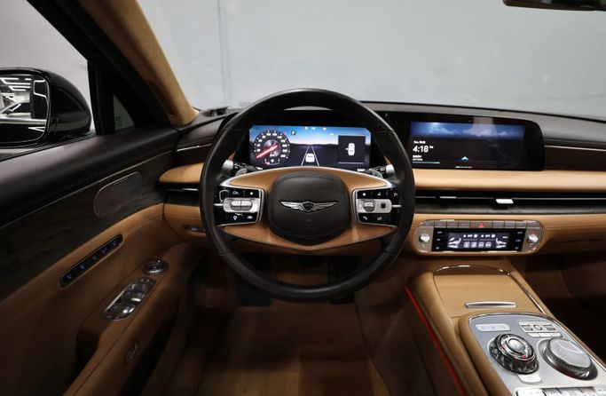 Подержанный Genesis G90 II, 3.5 л, 2023 в Шардже от Al Qassem Cars Trading Золотистый цвет. Корейская | AUTO.AE
