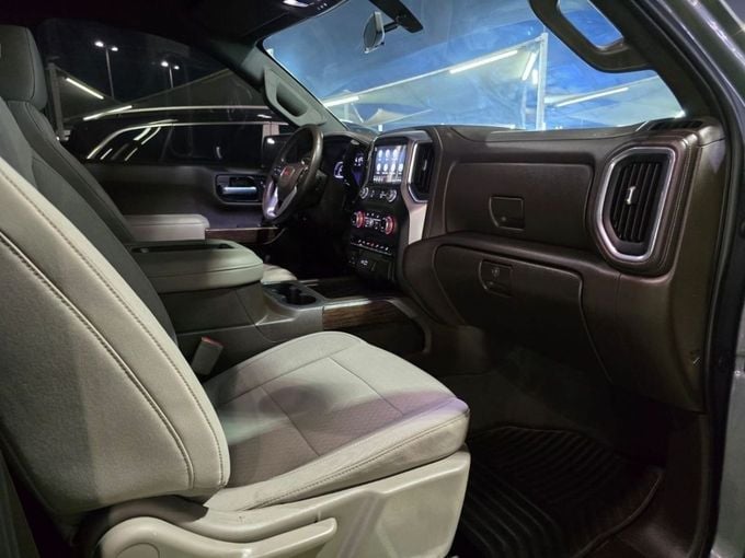Used GMC Sierra IV, 5.3 l, 2021 in Sharjah by Rebou Najd Used Cars, Grey color. GCC Specs | AUTO.AE