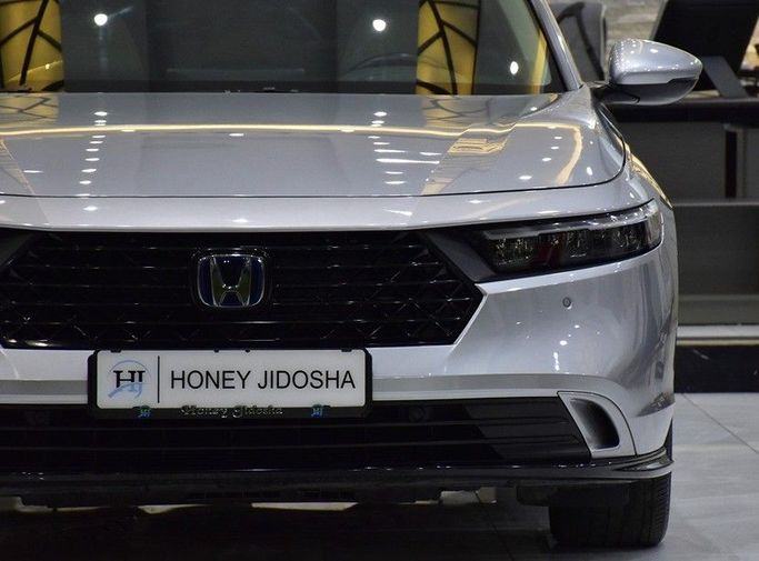Подержанный Honda Accord XI, 2.0 л, 2023 в Шардже от Honey Gidosha Used Cars Tr. Серебристый цвет.  | AUTO.AE