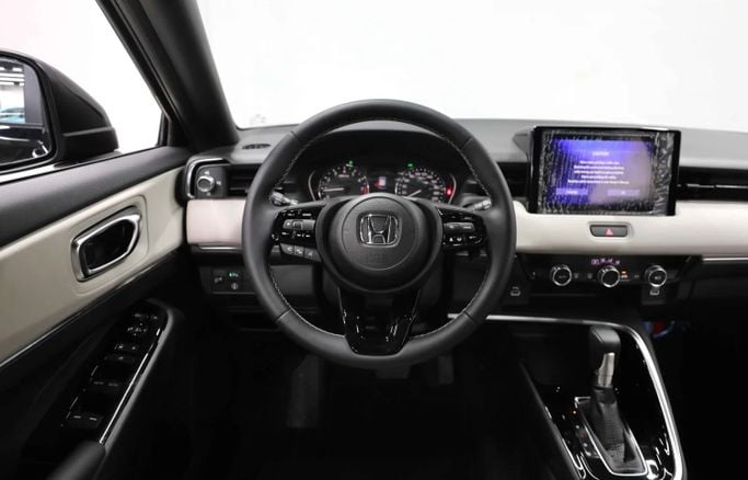 Новый Honda HR-V III, 1.5 л, 2024 в Шардже от Al Qassem Cars Trading Серый цвет. GCC | AUTO.AE