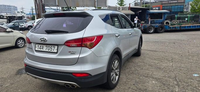 Used Hyundai Santa Fe III, 2.2 l, 2014 in Sharjah by Al Aram Cars, Grey color. Other | AUTO.AE